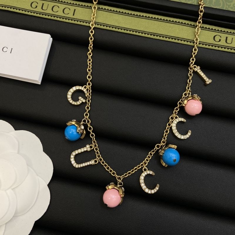 G*u*i necklaces